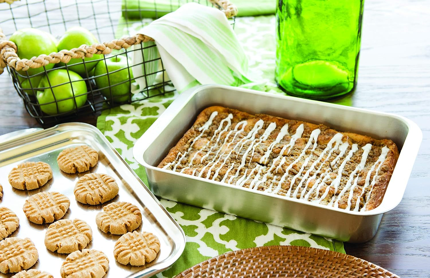 Classic Metal 9X13 Covered Cake Pan