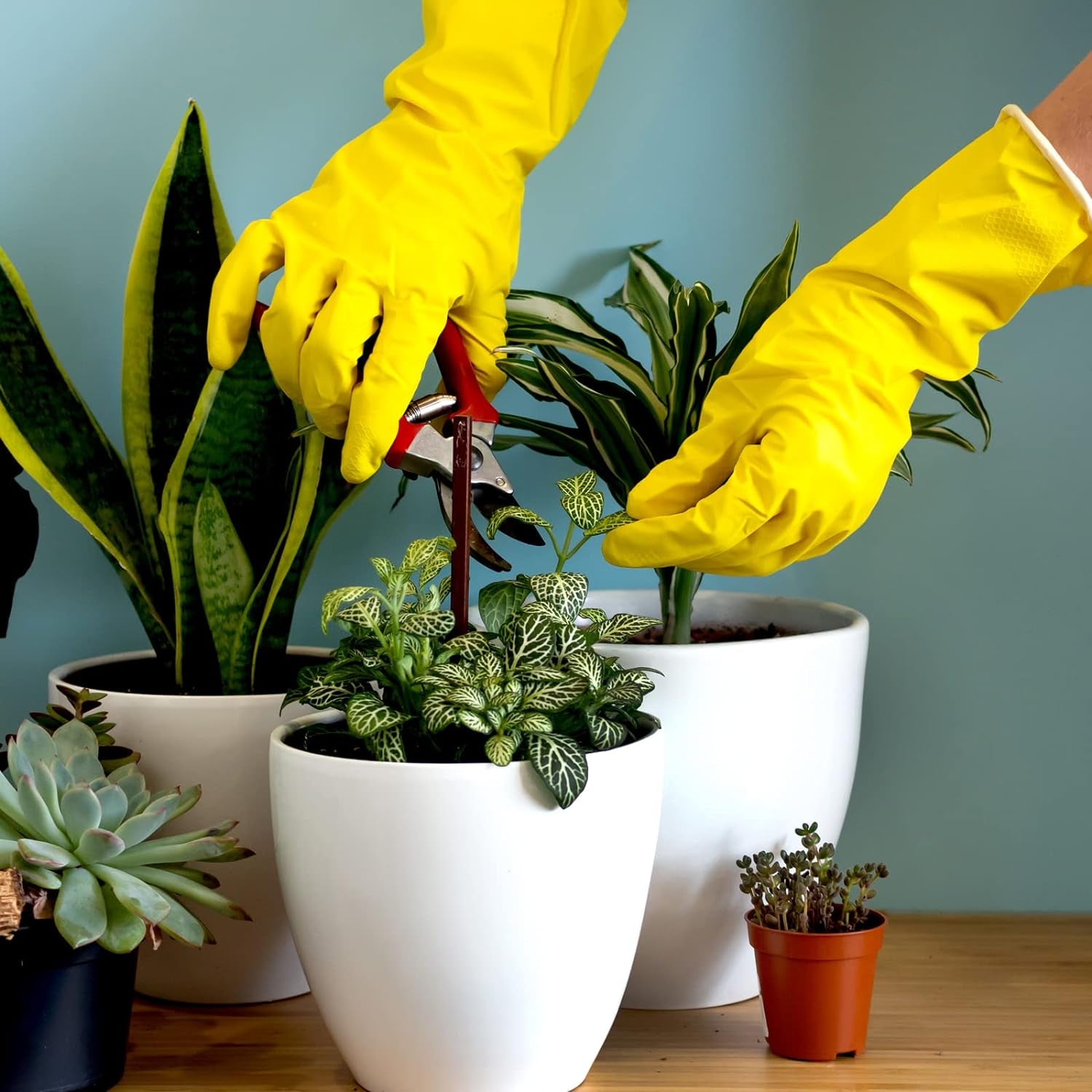 Rubber Kitchen Dishwashing Gloves - 4 Pairs Colorful Reusable Household Cleaning Gloves for Washing Dishes and Cleaning Tasks, Flexible Long-Lasting and Non-Slip (Medium, Blue+Pink+Yellow+Orange)